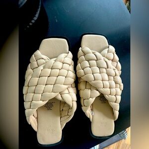 H&M Women's Cream Leather Woven Slide Sandals size 10. Firm price.